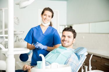 DENTAL_211023717 Seguro Adeslas Dental Implantes